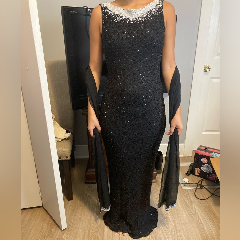 Black and White Formal gown size small /4